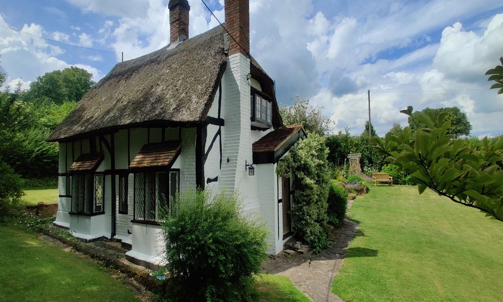 16th-century-cottage-restoration